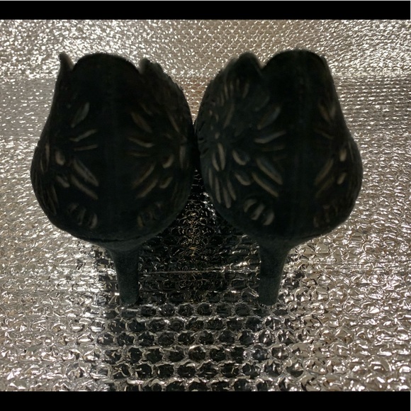 BCBGeneration Black Suede 9.5M - Picture 4 of 8